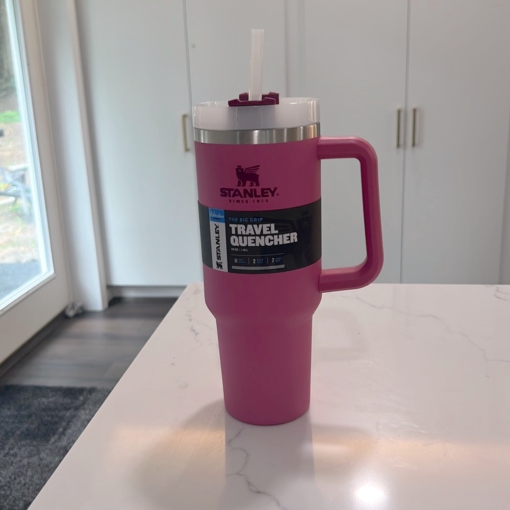 Stanley Adventure Quencher 40oz Azalea Pink
